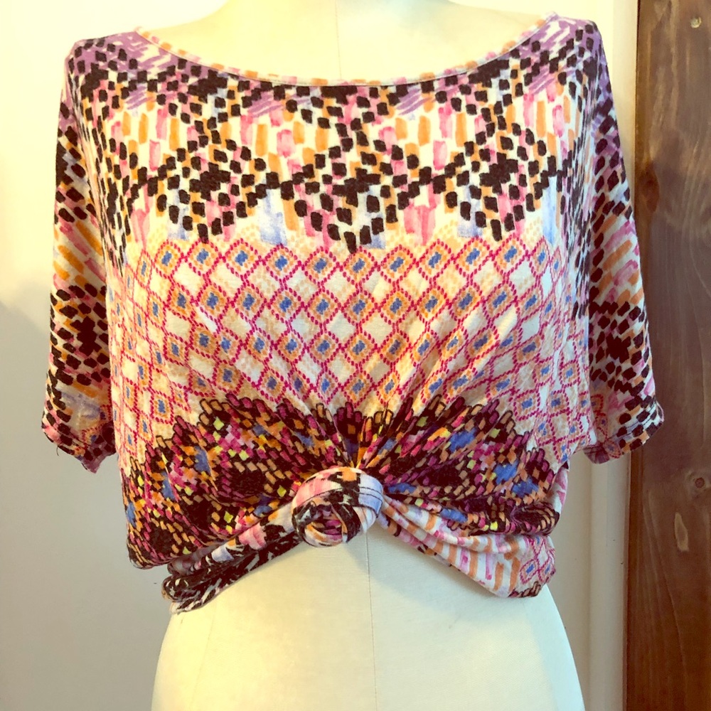 Colorful pattern tee